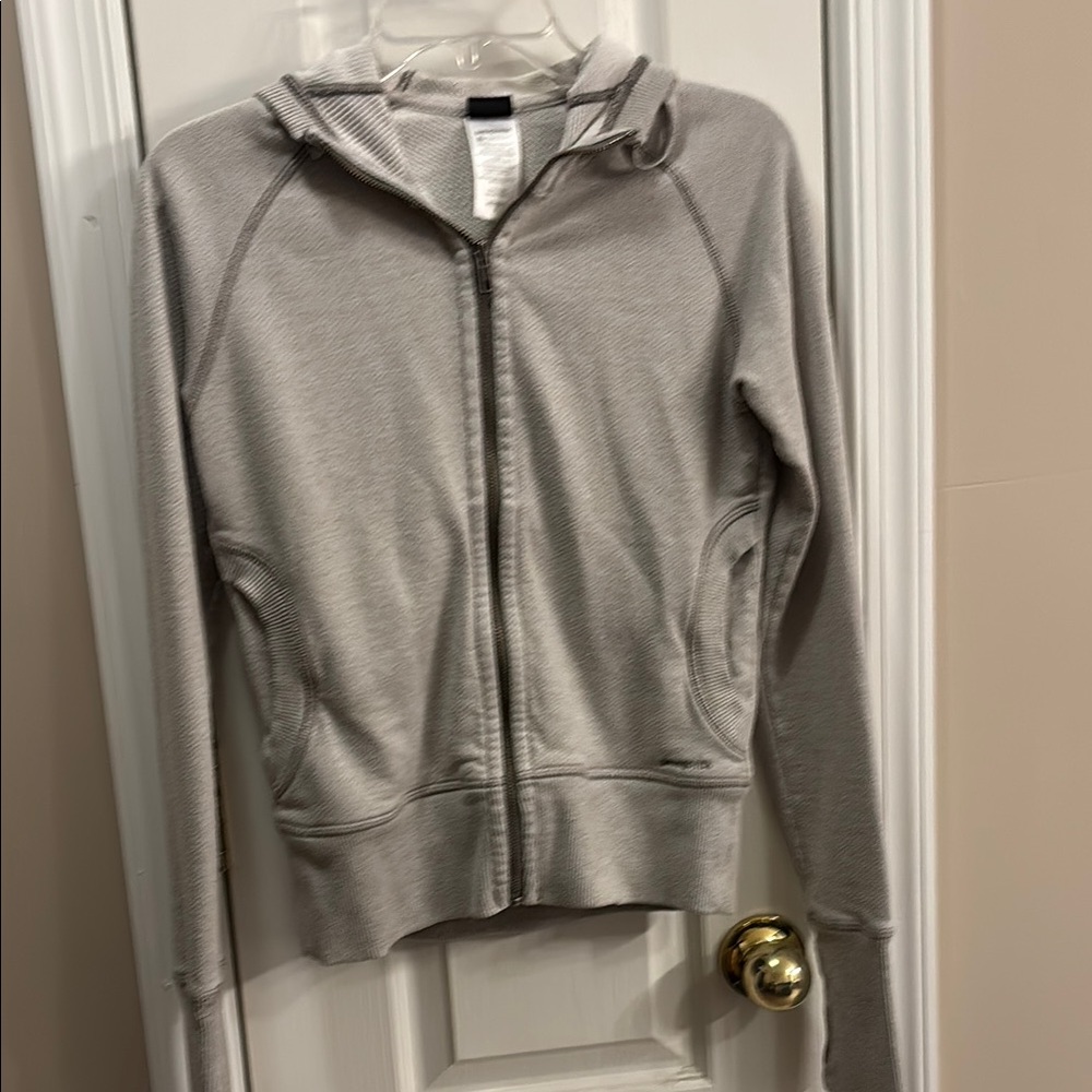 Patagonia Gray Zip-Up Hoodie size small with Thumbholes